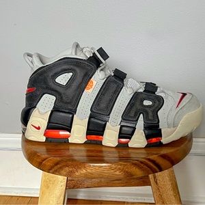 Nike Uptempo - LIKE NEW